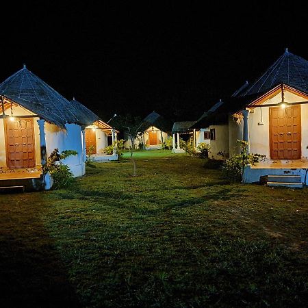 Modhera Sunrise Resort - Tents Bhungas Jungle Restaurants & Candlelight Dining Kalri Zewnętrze zdjęcie
