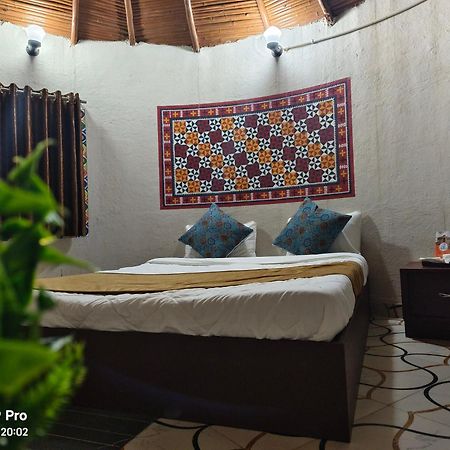 Modhera Sunrise Resort - Tents Bhungas Jungle Restaurants & Candlelight Dining Kalri Zewnętrze zdjęcie