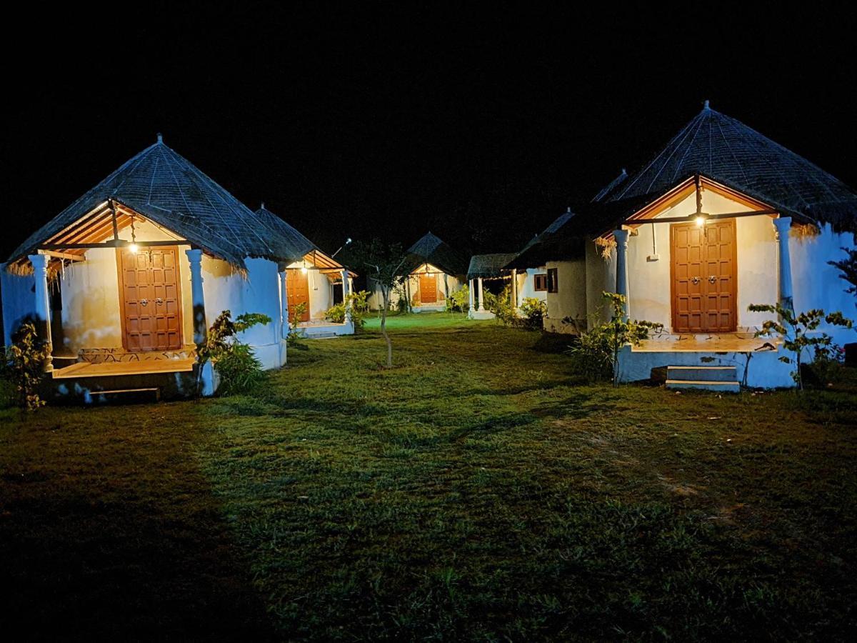 Modhera Sunrise Resort - Tents Bhungas Jungle Restaurants & Candlelight Dining Kalri Zewnętrze zdjęcie