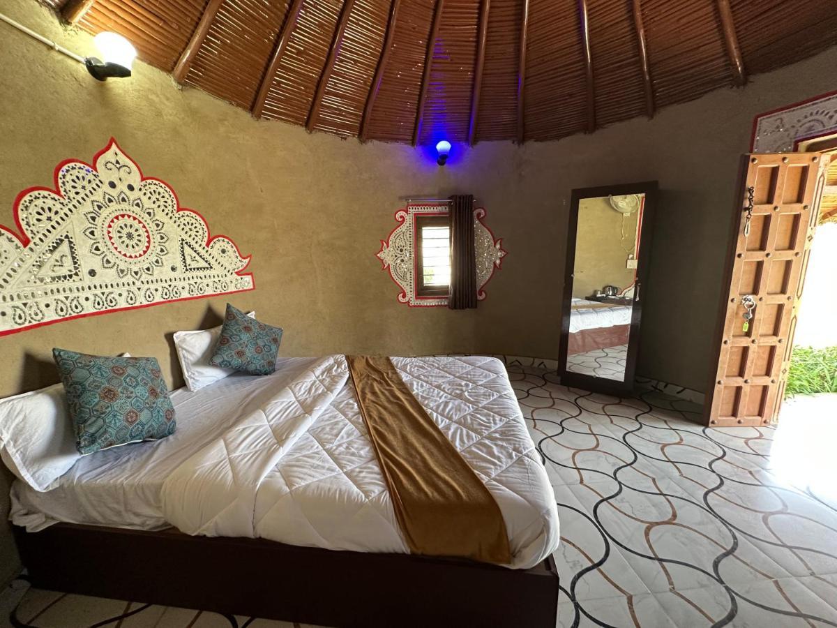 Modhera Sunrise Resort - Tents Bhungas Jungle Restaurants & Candlelight Dining Kalri Zewnętrze zdjęcie