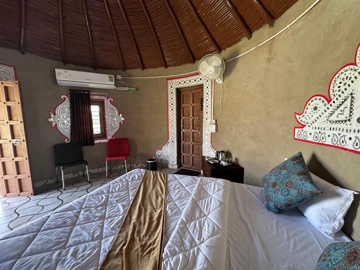 Modhera Sunrise Resort - Tents Bhungas Jungle Restaurants & Candlelight Dining Kalri Zewnętrze zdjęcie