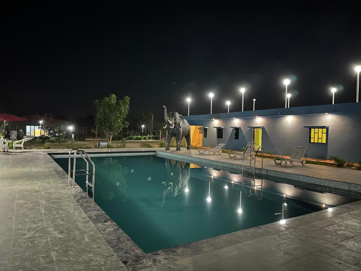 Modhera Sunrise Resort - Tents Bhungas Jungle Restaurants & Candlelight Dining Kalri Zewnętrze zdjęcie