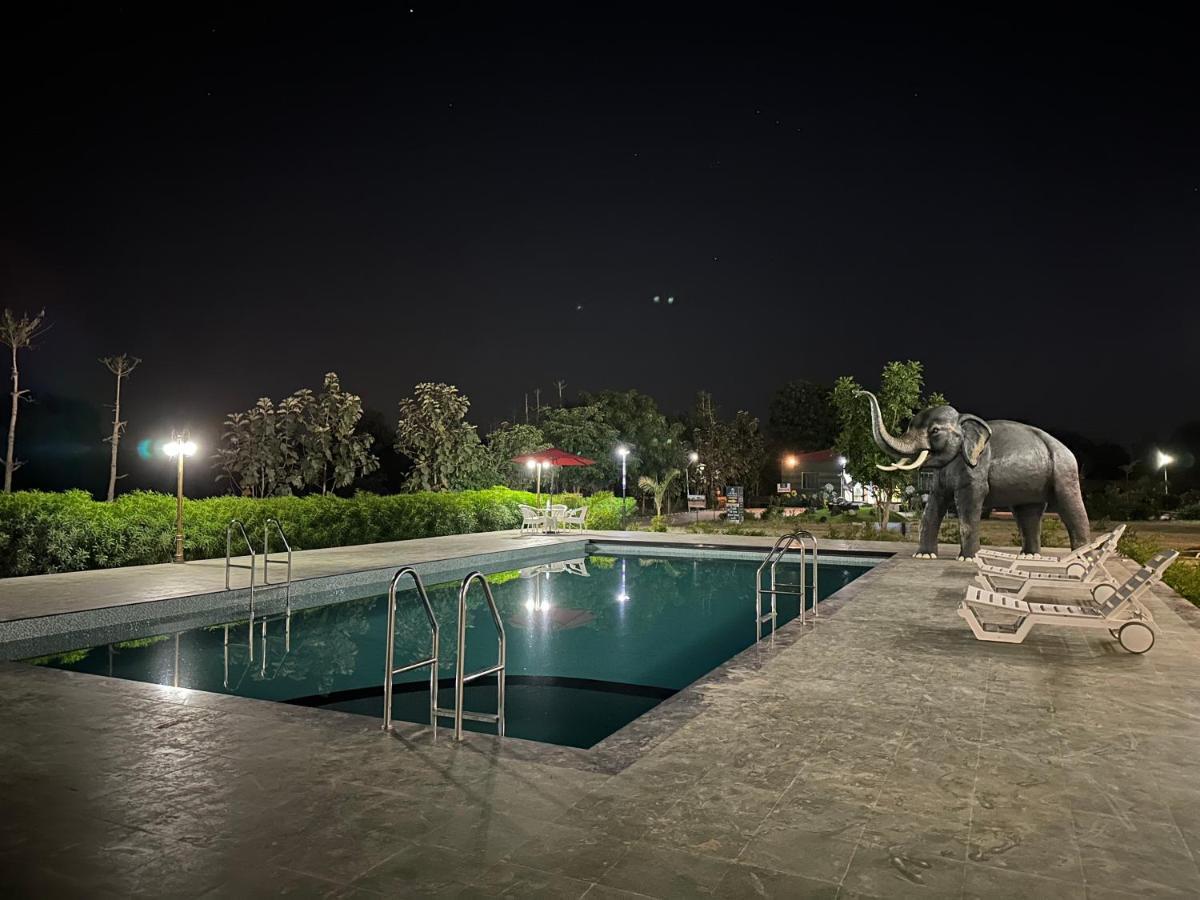 Modhera Sunrise Resort - Tents Bhungas Jungle Restaurants & Candlelight Dining Kalri Zewnętrze zdjęcie