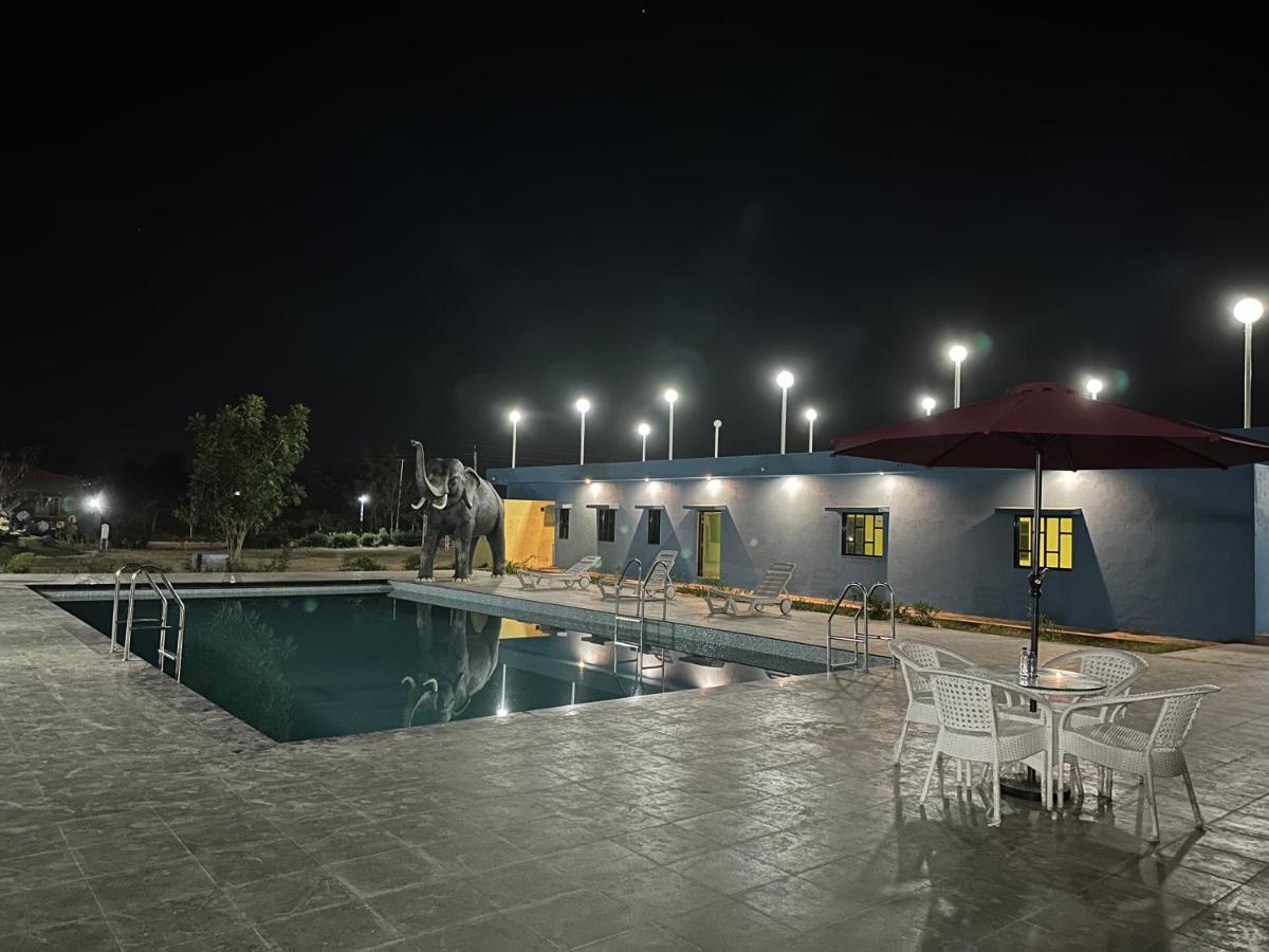 Modhera Sunrise Resort - Tents Bhungas Jungle Restaurants & Candlelight Dining Kalri Zewnętrze zdjęcie