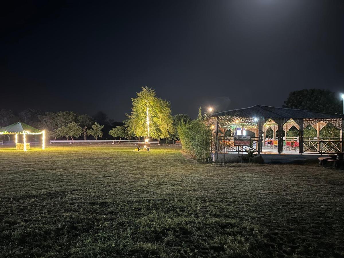 Modhera Sunrise Resort - Tents Bhungas Jungle Restaurants & Candlelight Dining Kalri Zewnętrze zdjęcie